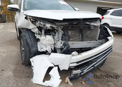 2018 Toyota Highlander Le из США, поврежденный, VIN 5TDZARFH5JS038876